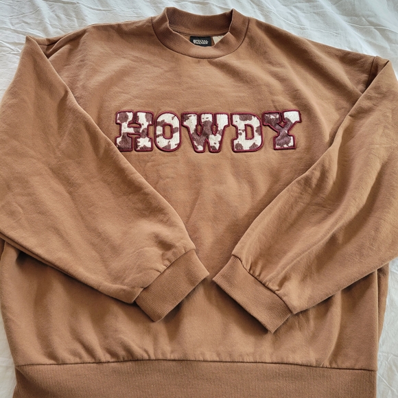 Special Thanks - Women's Howdy Cow Graphic Sweatshirt - Tan Size Small - Picture 3 of 5